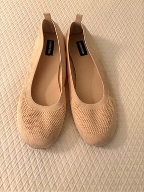 Lands' End Women's Knit Ballet Flats — Beige size 9.5